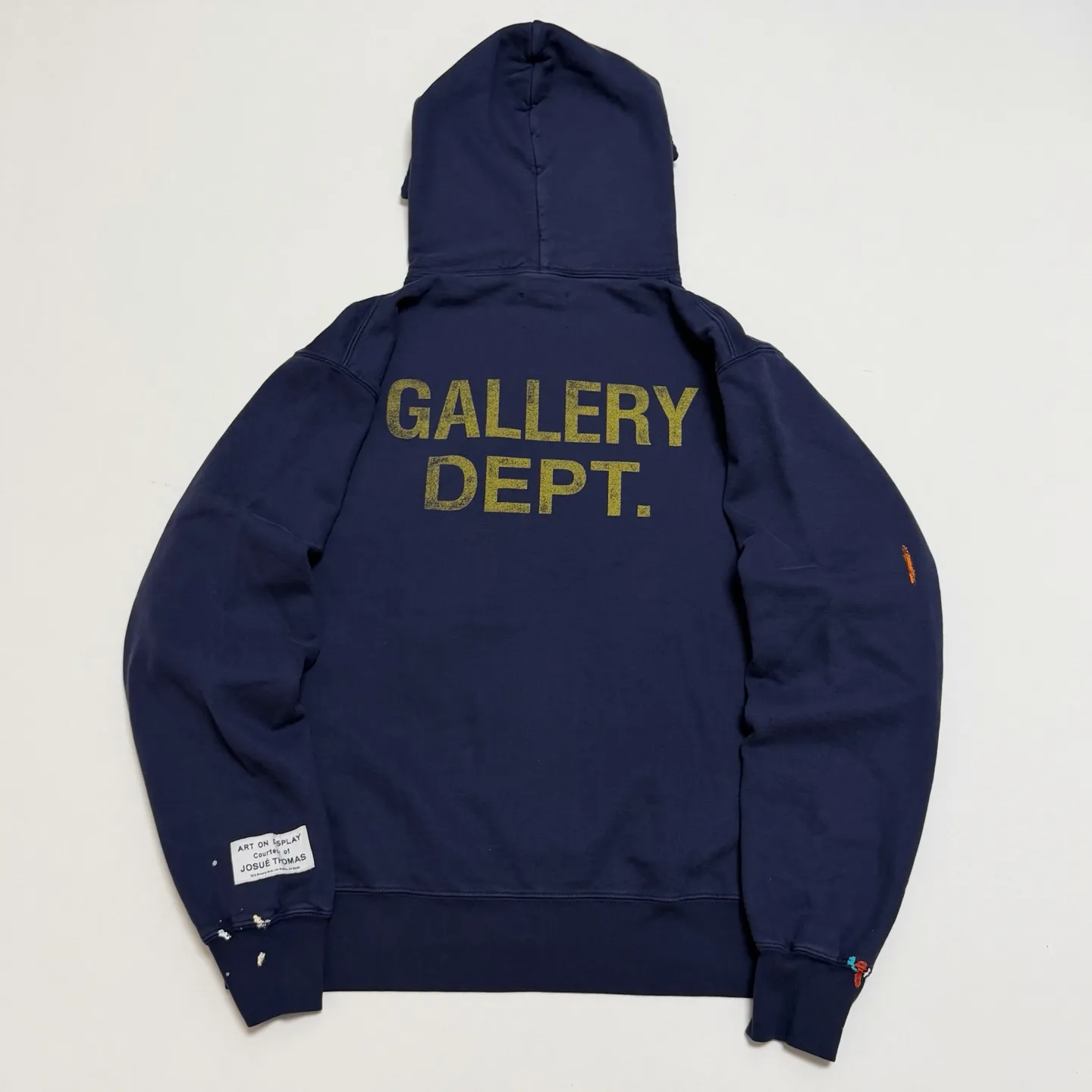 GALLERY DEPT. PAINT LOGO HOODIE/Vintage Navy Purple English graffiti distressed hoodie Purple S-XL Front panel GD ENGLISH logo Enlarged back logo Ready-to-wear belt printed with wash and distressed Made with faded distressed texture There is "Art on Display" pattern patch on the cuffs All painted by old craftsmen with splashes of ink Original mold opening Fabric custom woven and dyed Perfect reproduction of the correct version
